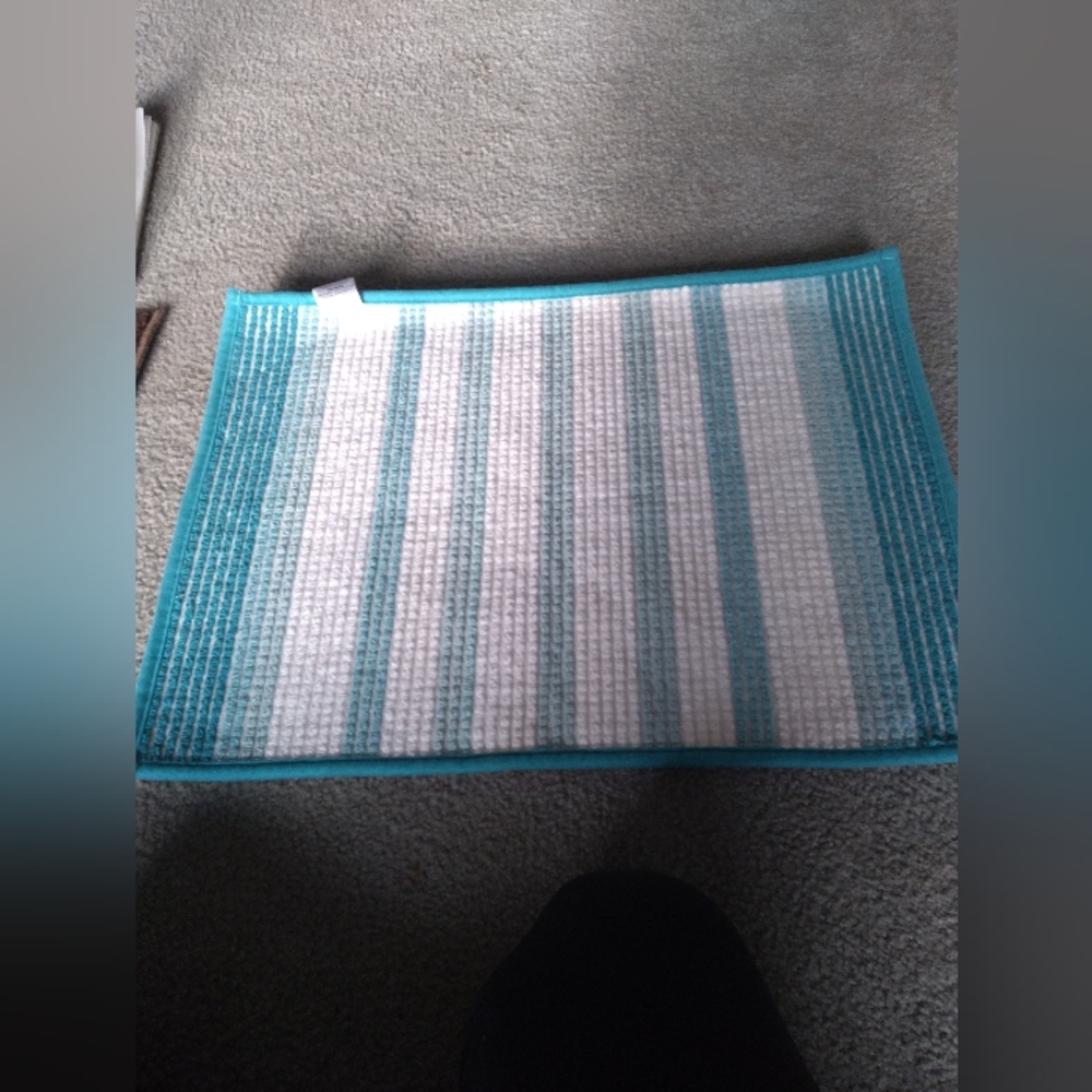 Mainstays Bath Rug/ mat - Picture 4 of 5